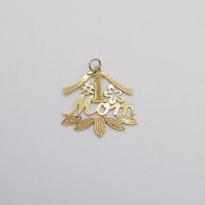 14 kt yellow gold pendant #1 Mom